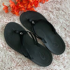 OluKai Black Flip Flops size 7. Worn once!